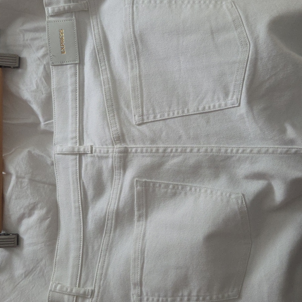 Express 90s High RISE White Jeans - Picture 5 of 7
